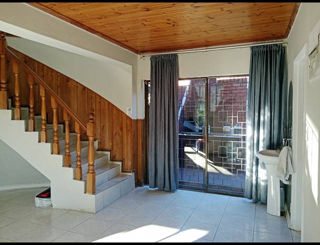 6 BEDROOM FREEHOLD FOR SALE IN RAISETHORPE